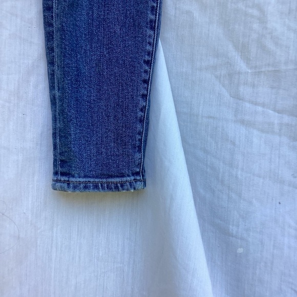 Levi  Strauss blue 711 skinny casual jeans, size 25 - Picture 2 of 8